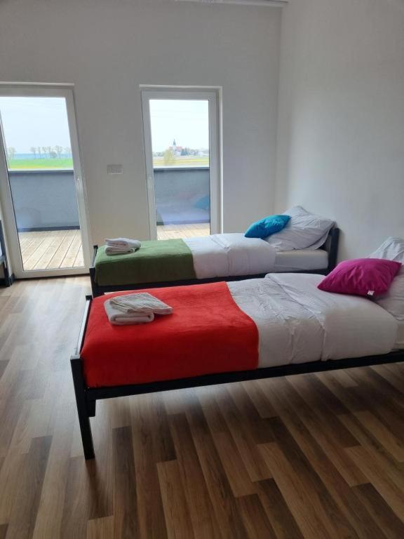Mlynska 8 Opole-Gorki Villa Buitenkant foto